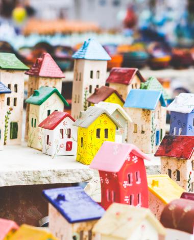 Multi-coloured clay houses